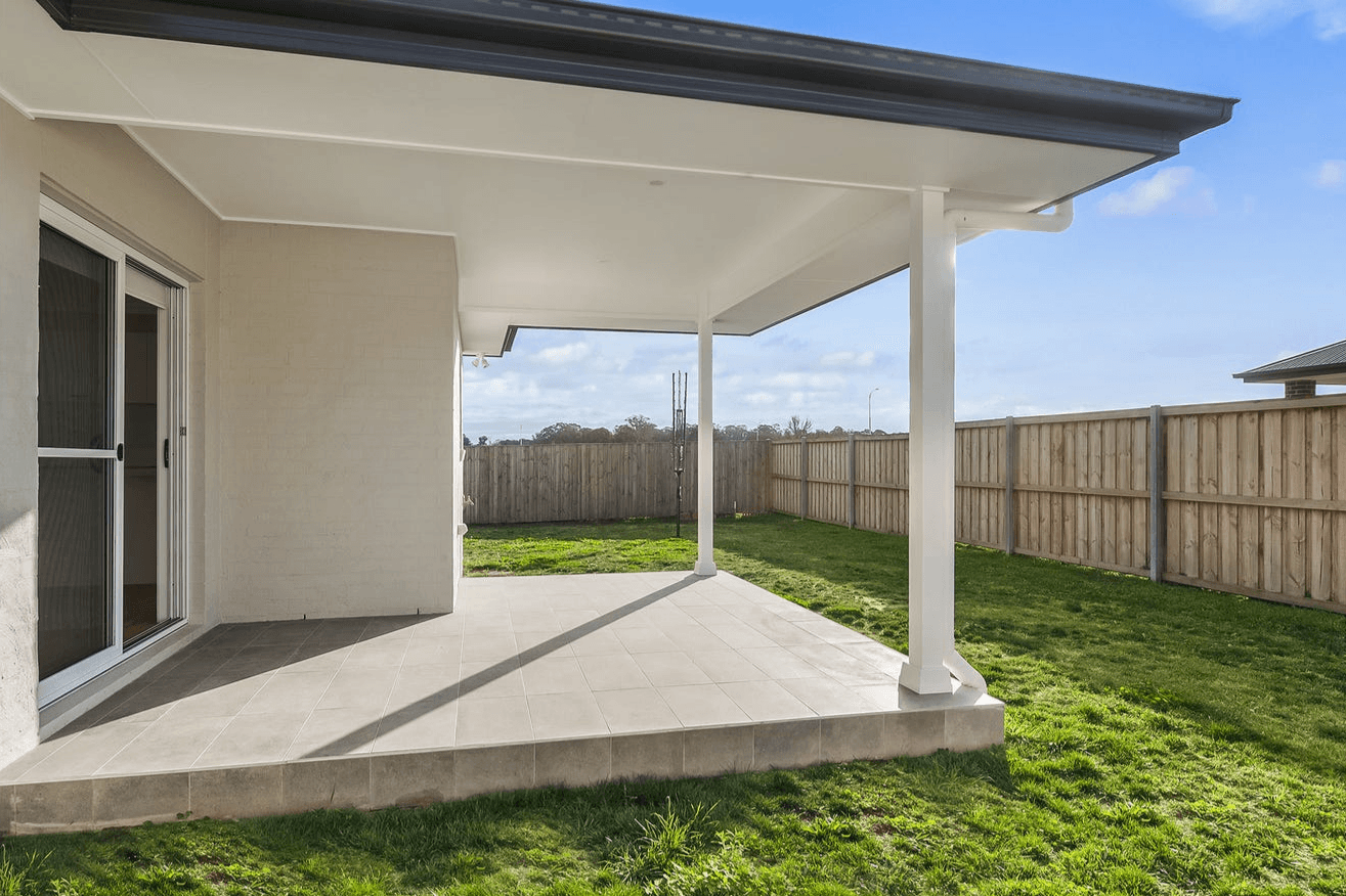 39 Collins Street, MARULAN, NSW 2579