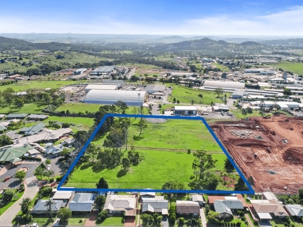 44 Croft Crescent, HARRISTOWN, QLD 4350