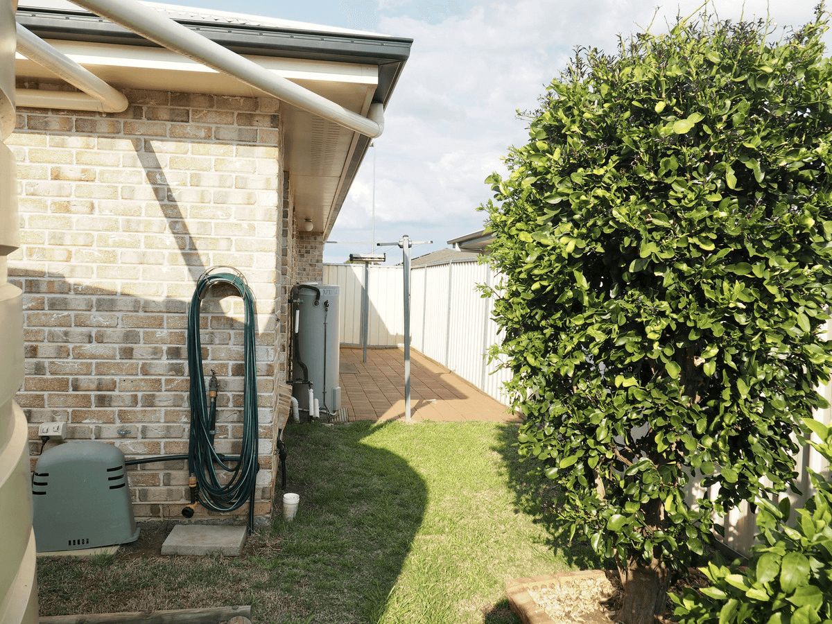 9 Berghofer Drive, Oakey, QLD 4401