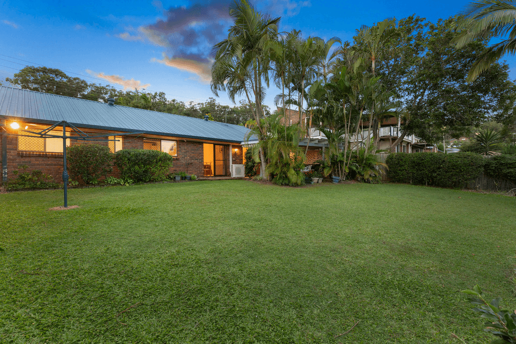 37 DELORAINE Drive, SPRINGWOOD, QLD 4127