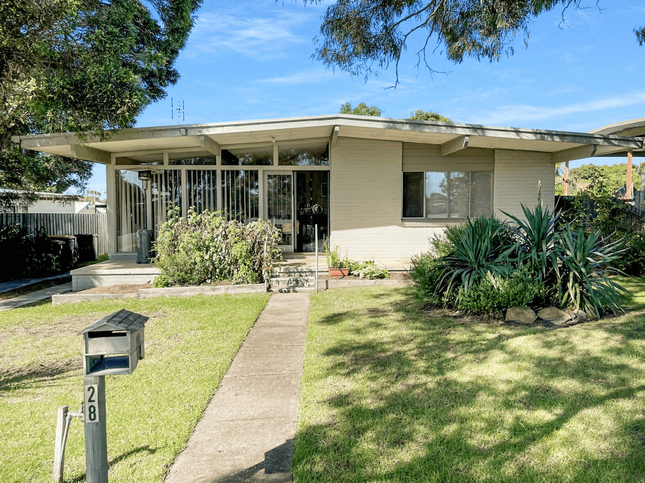 28 Canal Road, PAYNESVILLE, VIC 3880