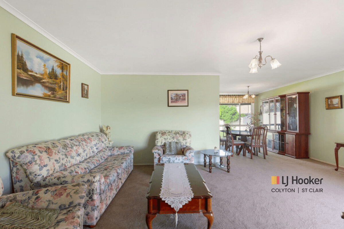 29 Lyrebird Cr, ST CLAIR, NSW 2759