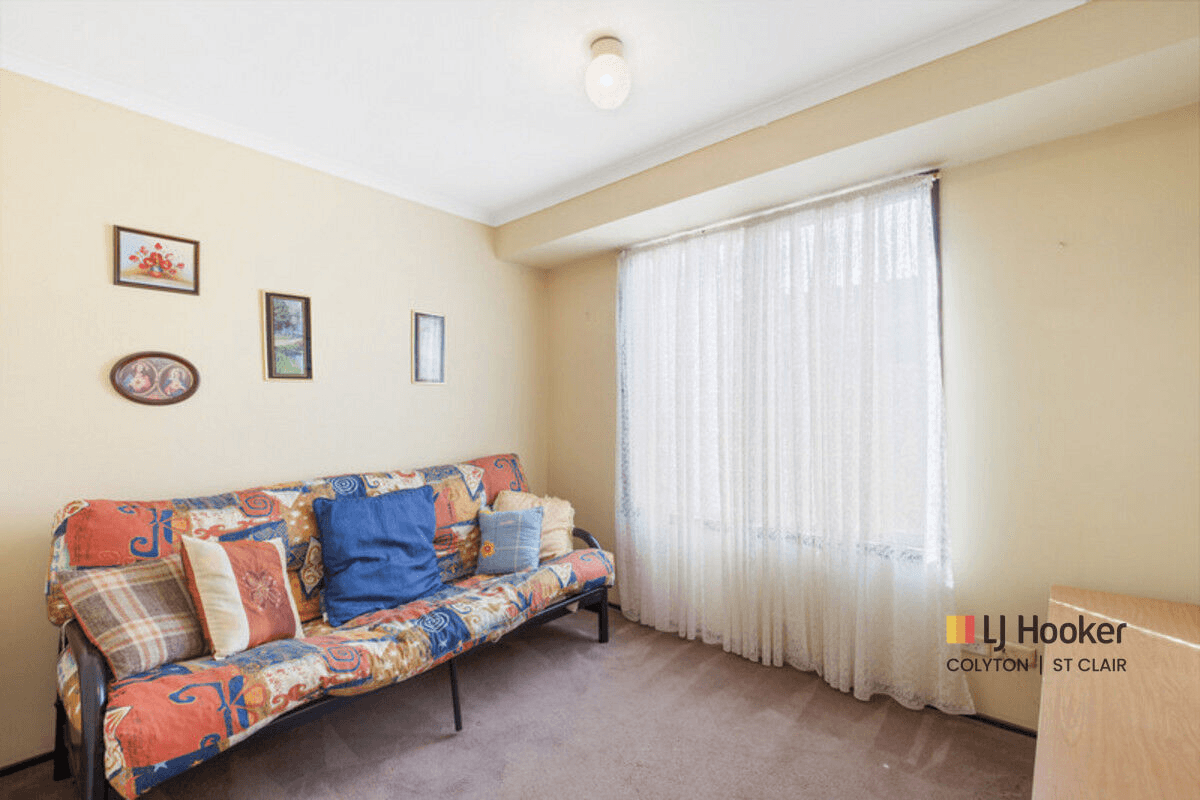 29 Lyrebird Cr, ST CLAIR, NSW 2759