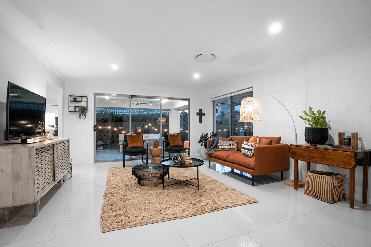 26 Foxwood Circuit, Wakerley, QLD 4154