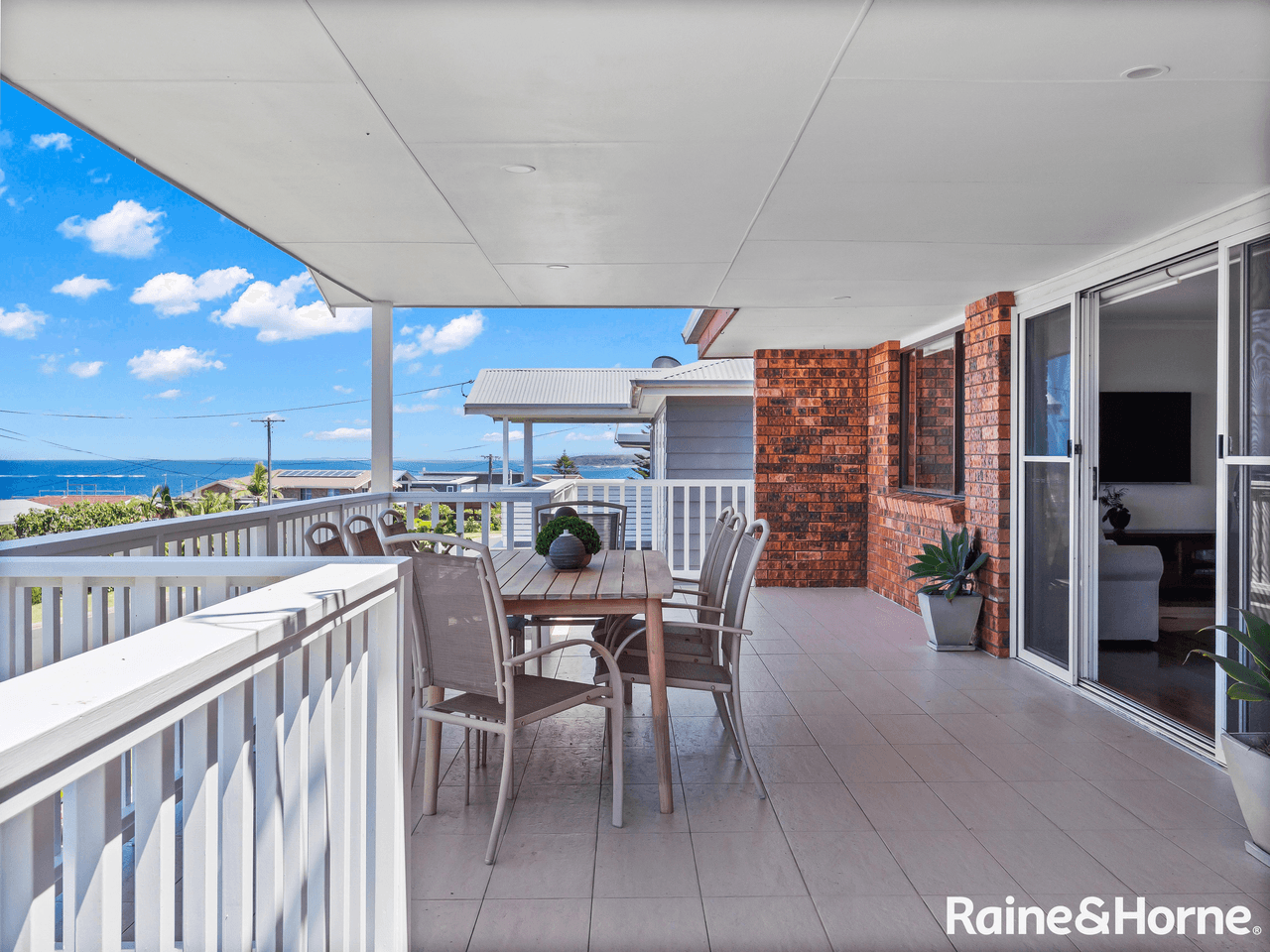 74 South Pacific Crescent, ULLADULLA, NSW 2539