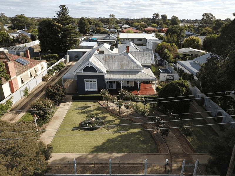 348 Henry St, DENILIQUIN, NSW 2710