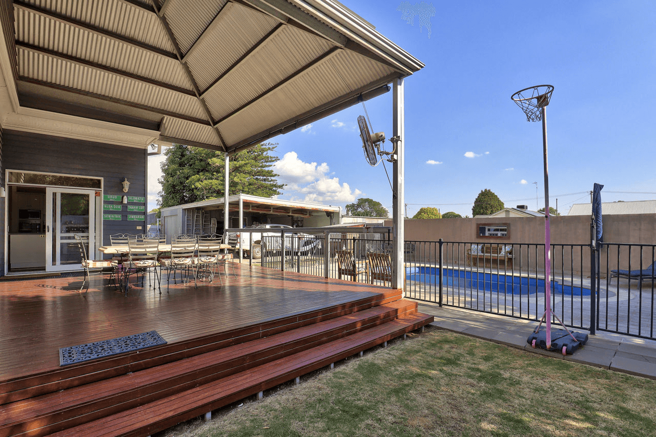 348 Henry St, DENILIQUIN, NSW 2710