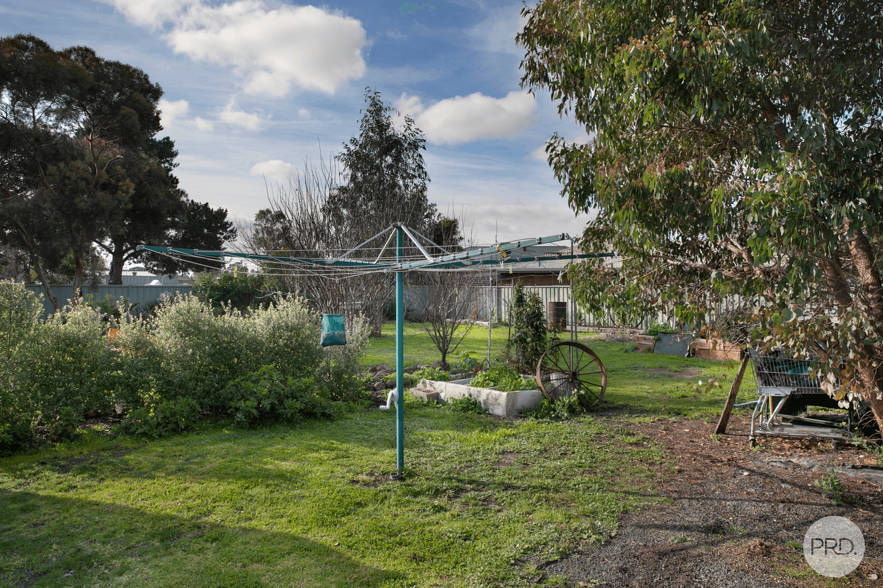 17 Victoria Street, CARISBROOK, VIC 3464