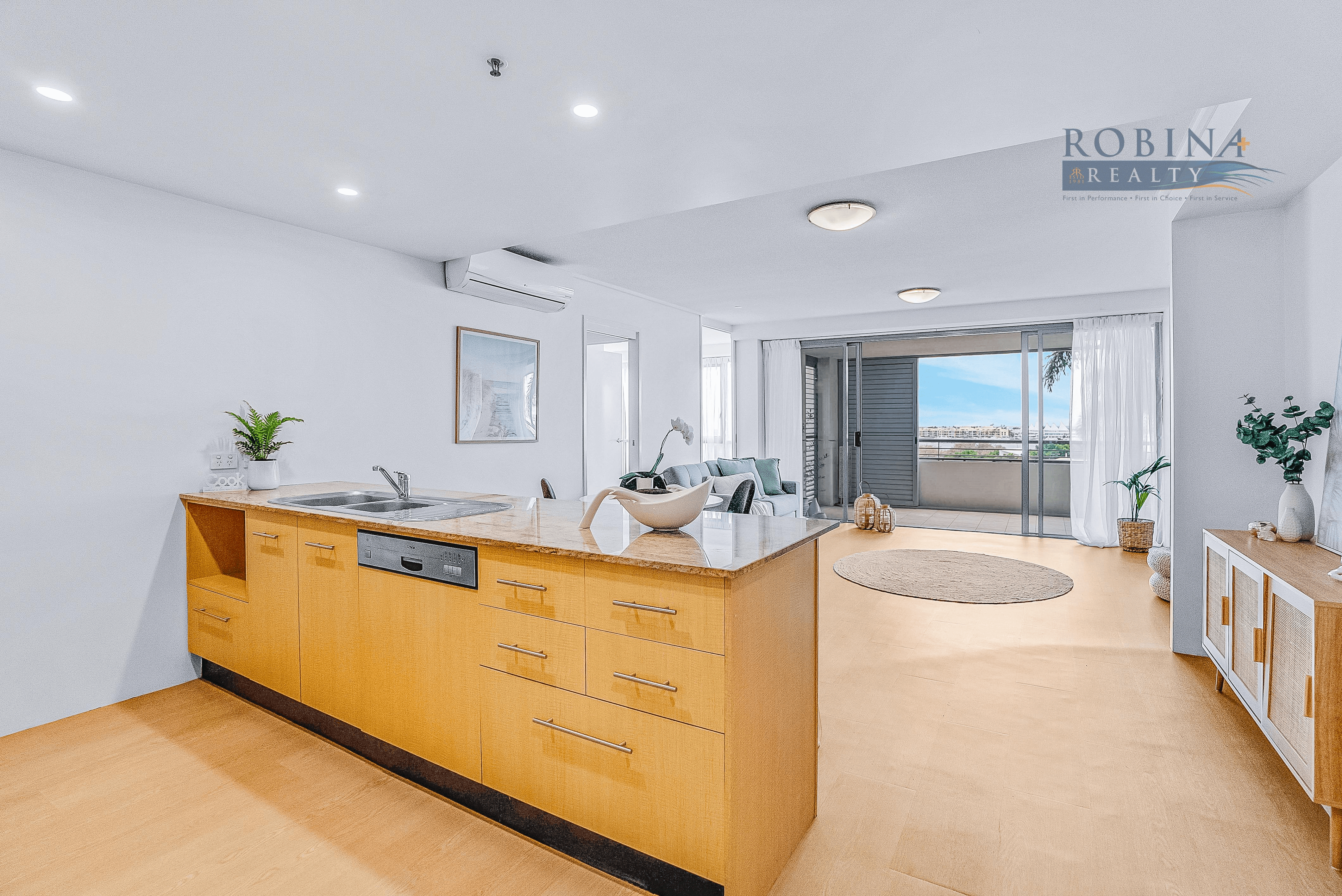 204/105 Scarborough Street, SOUTHPORT, QLD 4215