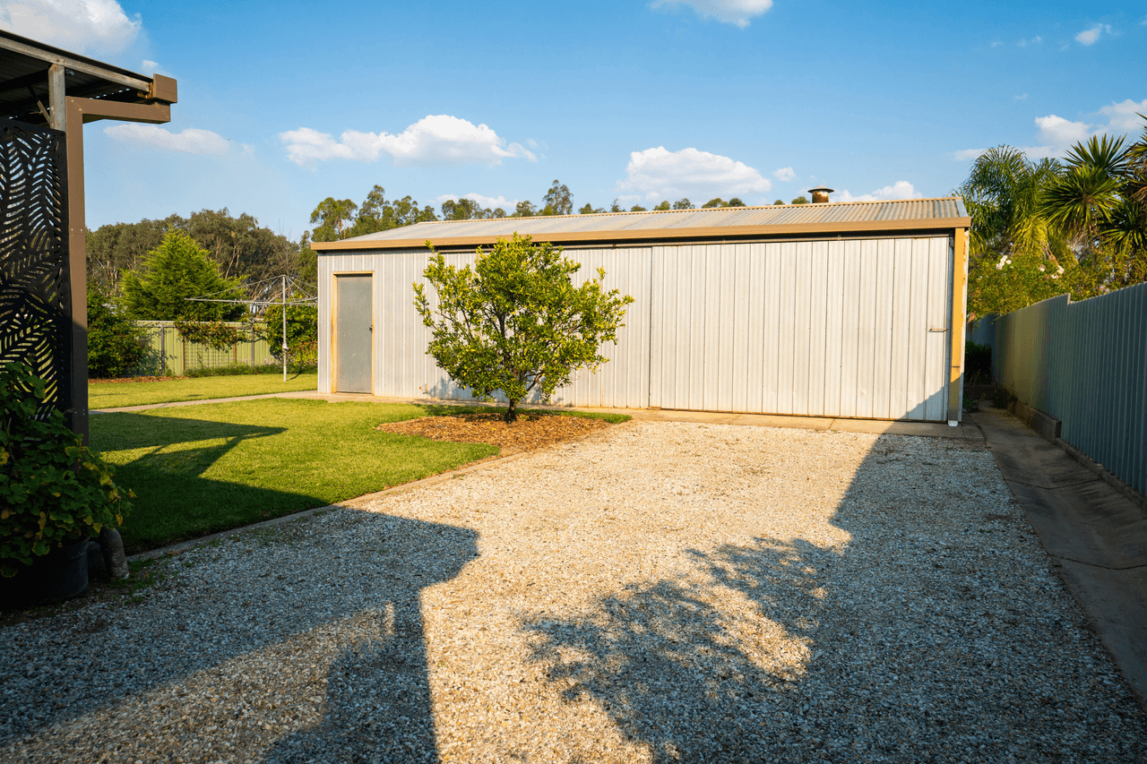 5 Buckland Court, BURRUMBUTTOCK, NSW 2642