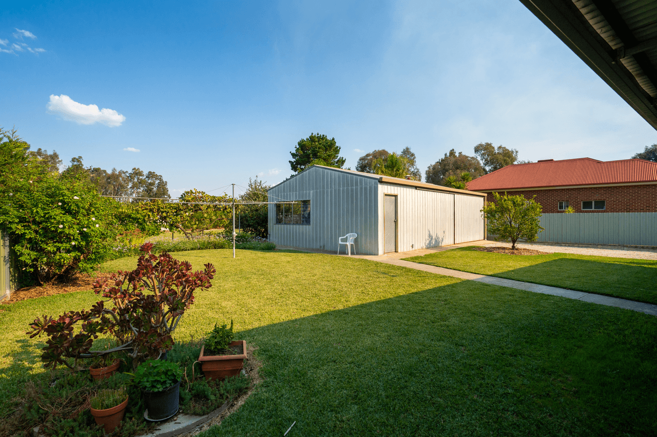 5 Buckland Court, BURRUMBUTTOCK, NSW 2642