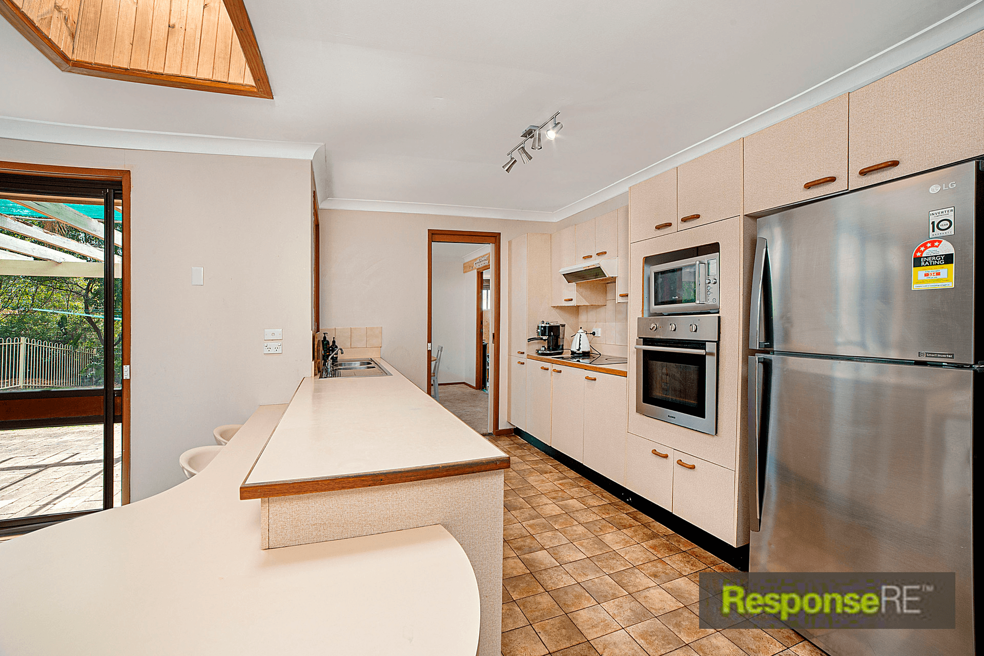 68 Crestwood Drive, Baulkham Hills, NSW 2153