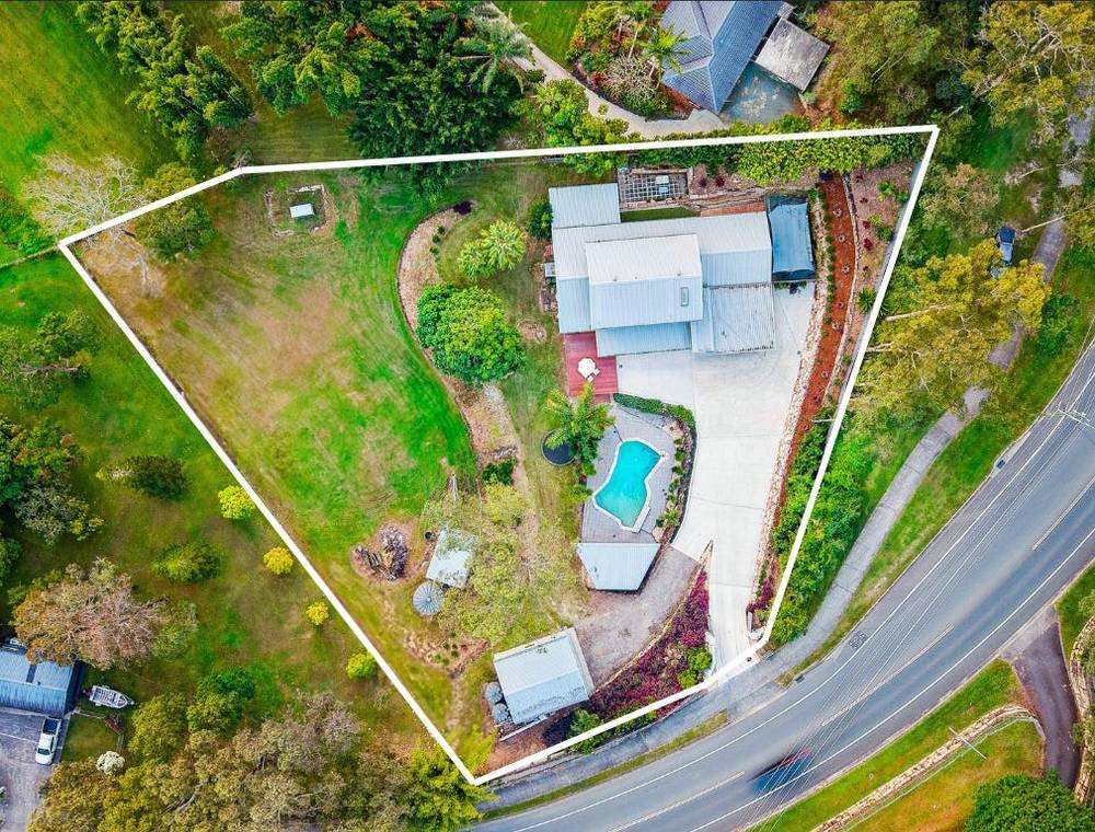 33 Bonogin Road, MUDGEERABA, QLD 4213