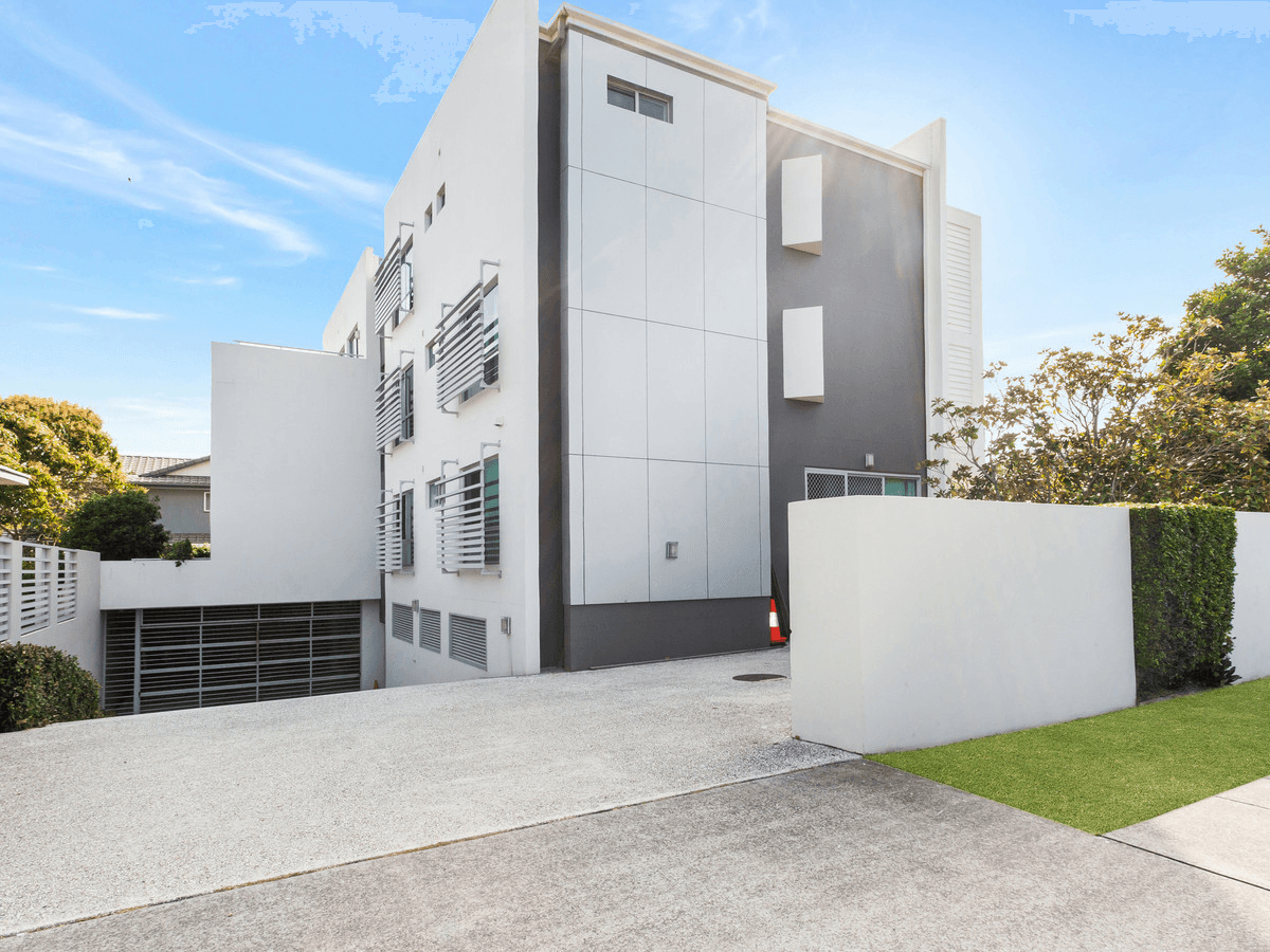 1/2304 Gold Coast Highway, Mermaid Beach, QLD 4218