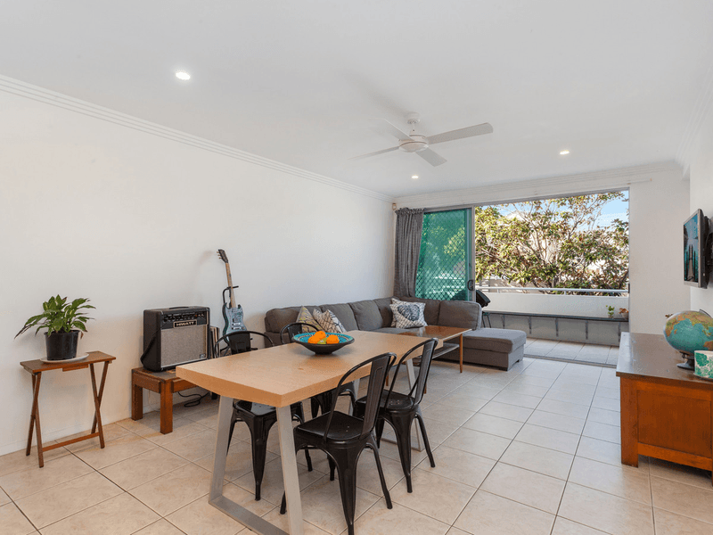 1/2304 Gold Coast Highway, Mermaid Beach, QLD 4218