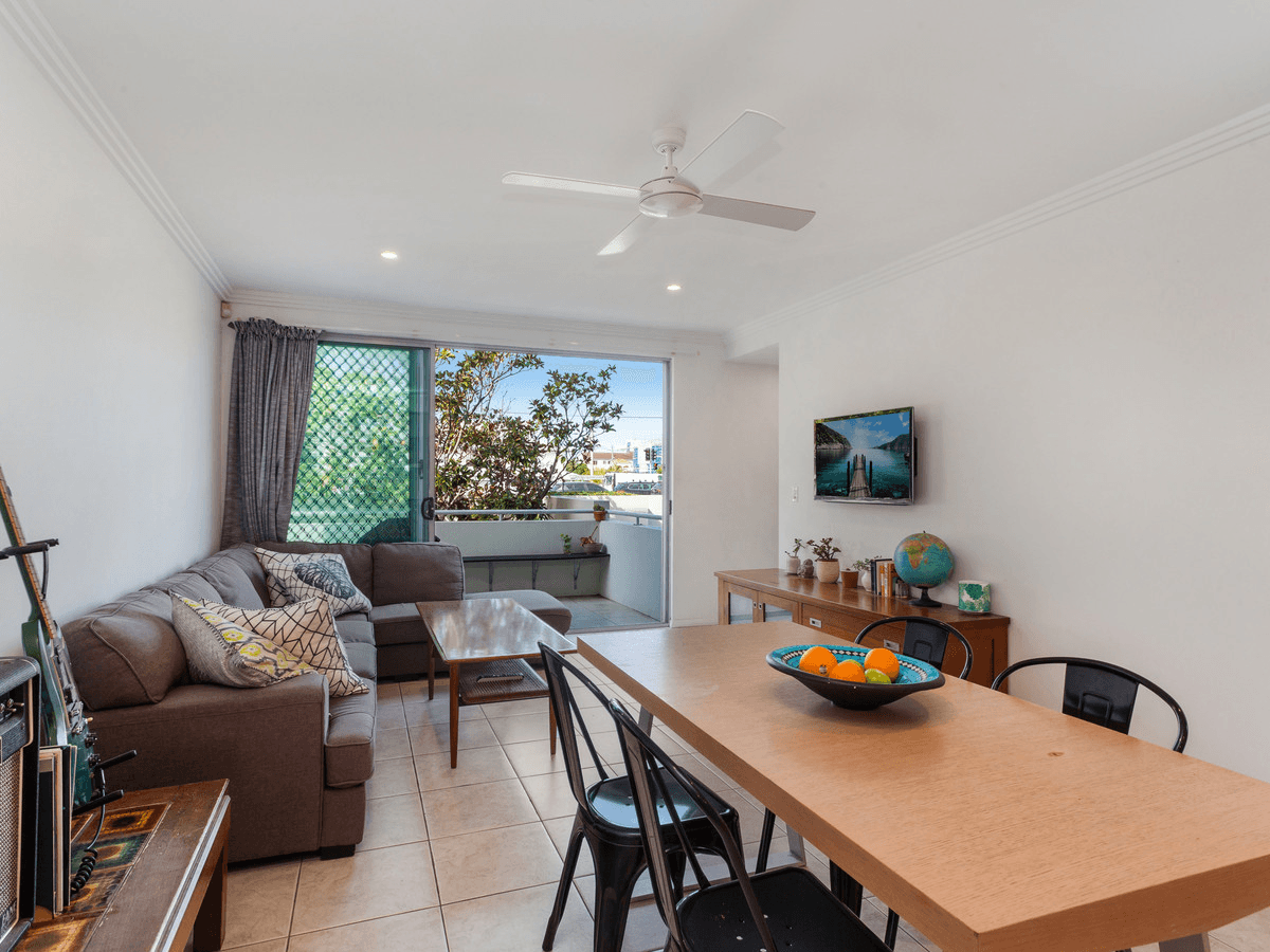 1/2304 Gold Coast Highway, Mermaid Beach, QLD 4218