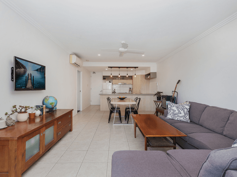 1/2304 Gold Coast Highway, Mermaid Beach, QLD 4218