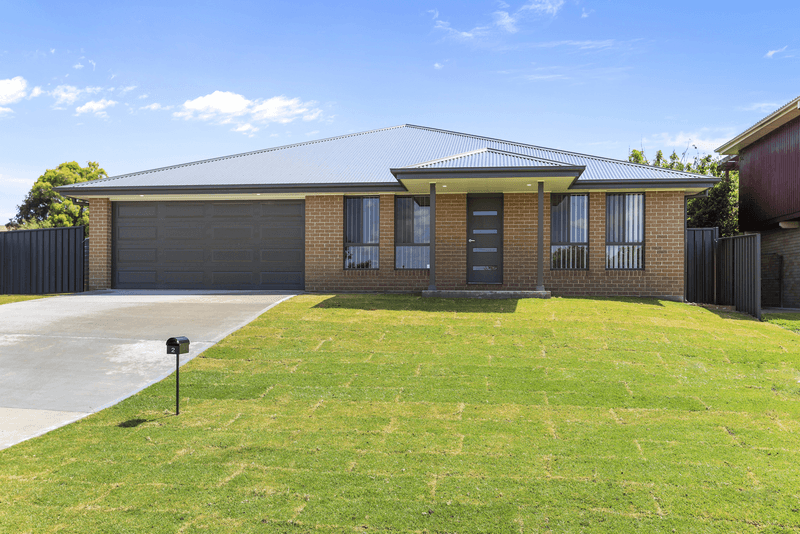 2 Carlyle St, Scone, NSW 2337
