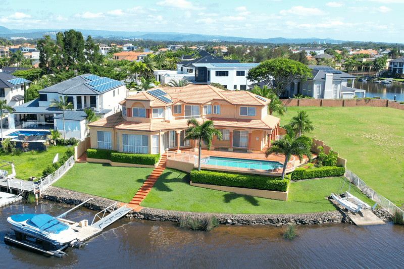 3 Trimaran Place, Clear Island Waters, QLD 4226