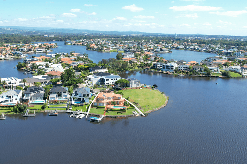 3 Trimaran Place, Clear Island Waters, QLD 4226