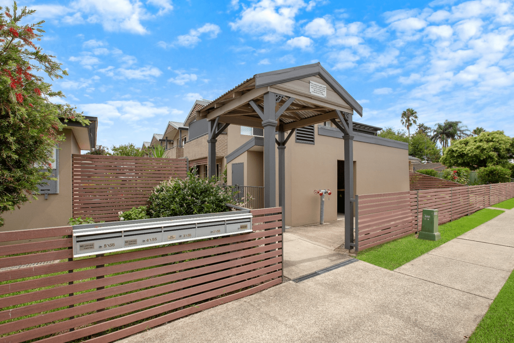 2/55 East Market Street, Richmond, NSW 2753