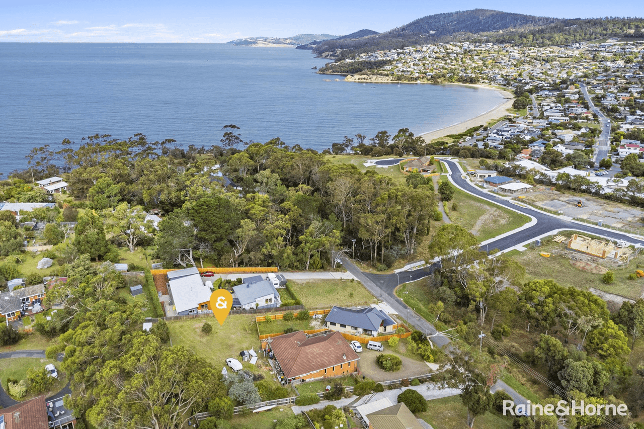 31 Blowhole Road, BLACKMANS BAY, TAS 7052