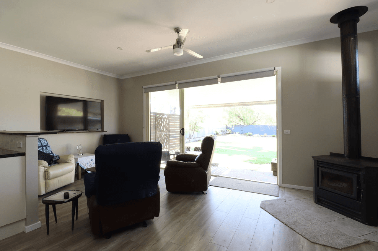 455 Poictiers St, DENILIQUIN, NSW 2710