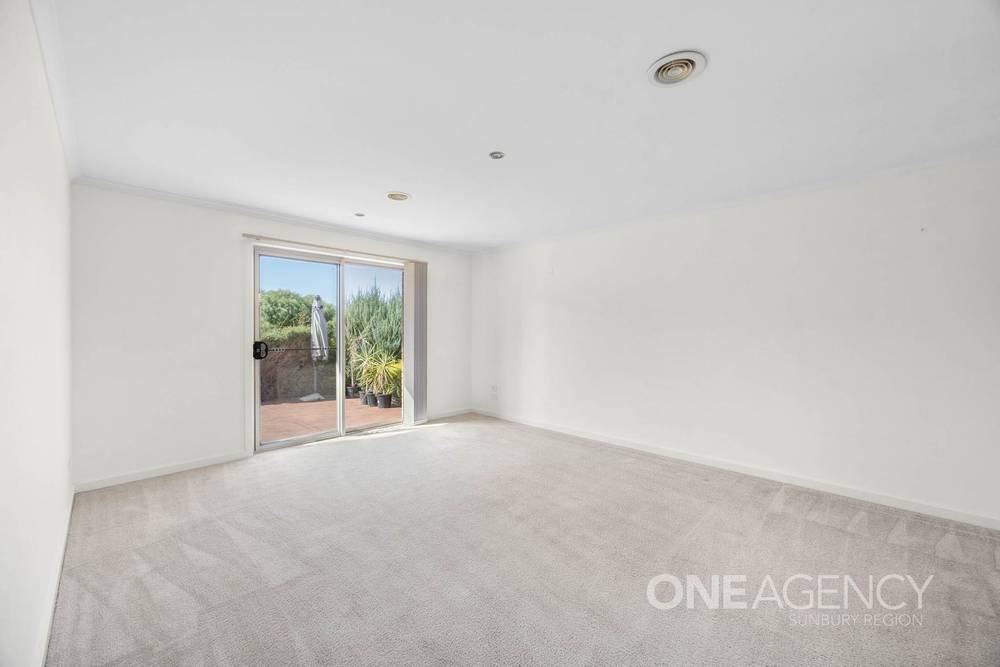 6 Windsor Rise, Sunbury, VIC 3429
