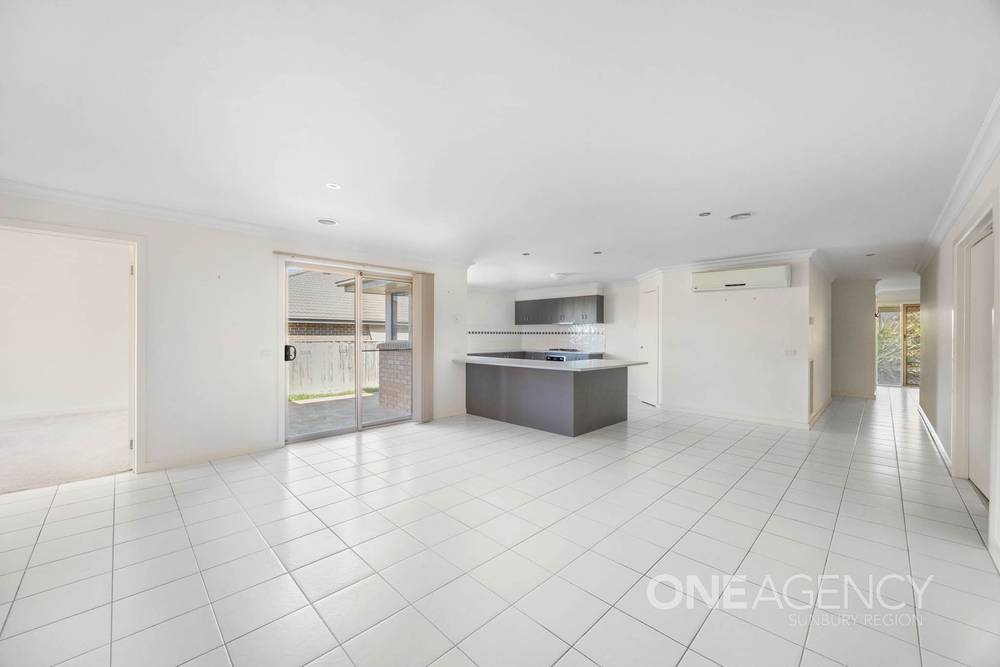 6 Windsor Rise, Sunbury, VIC 3429