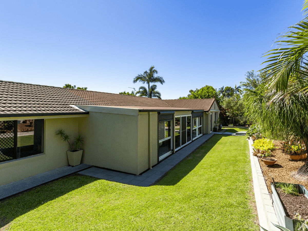 28 Richard Crescent, HIGHLAND PARK, QLD 4211