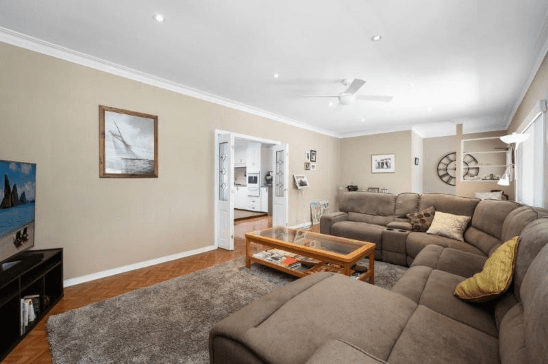 34 Aldenham Road, WARNERVALE, NSW 2259