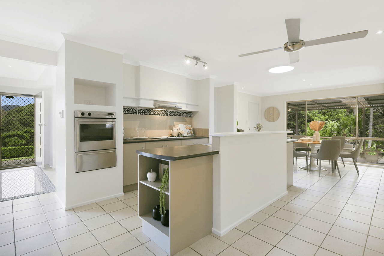 6 Glenfern Place, BONOGIN, QLD 4213