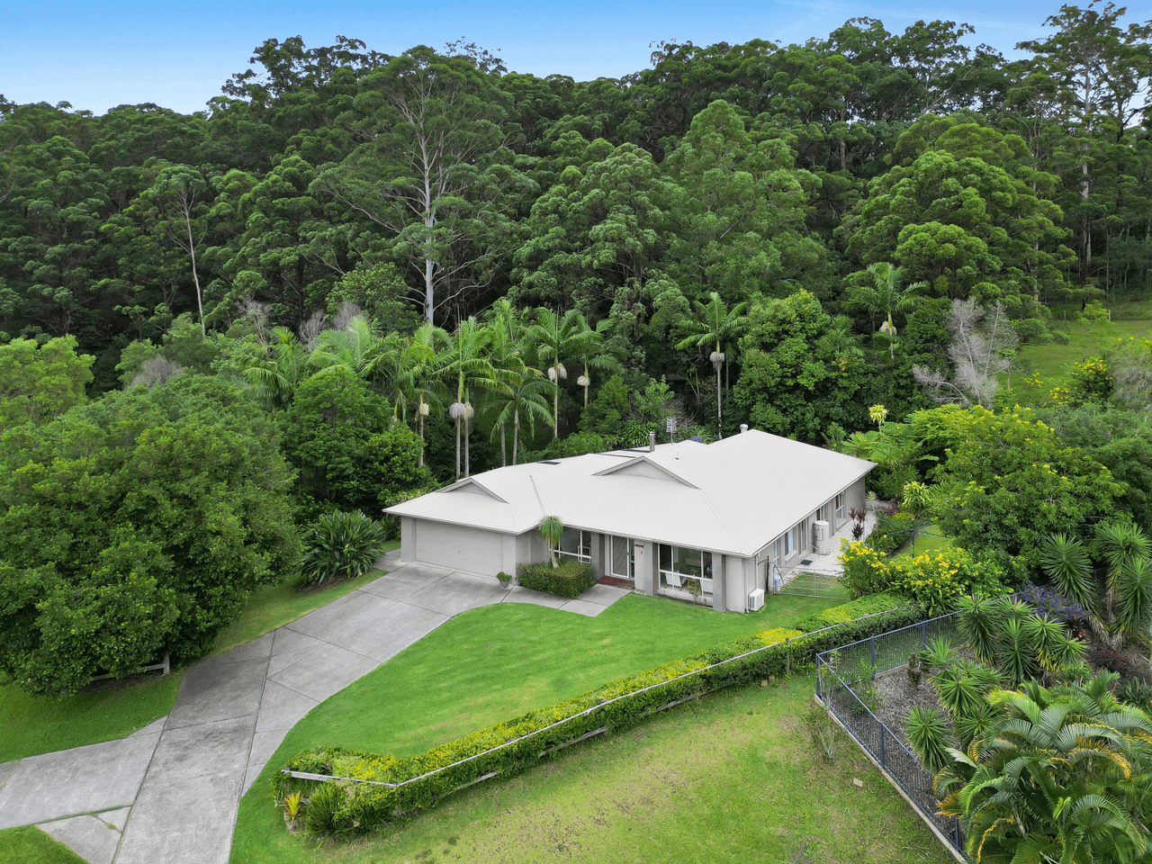 6 Glenfern Place, BONOGIN, QLD 4213