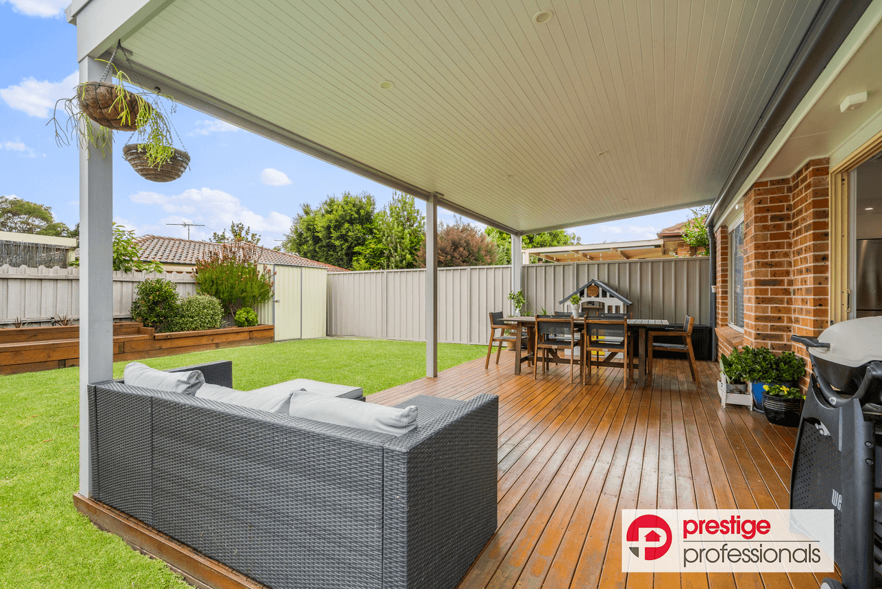 4 Exbury Court, WATTLE GROVE, NSW 2173