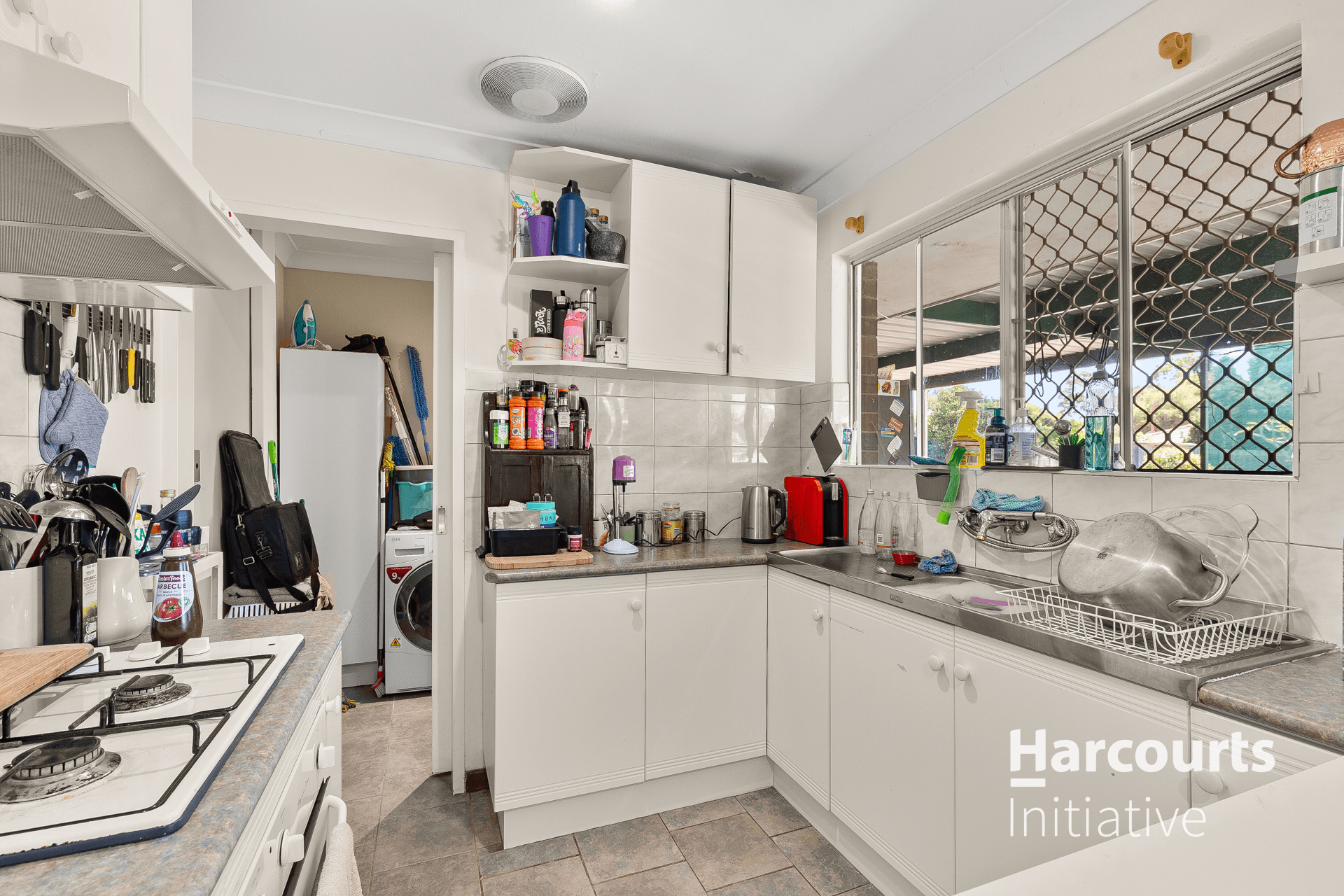 8 Roydon Way, GIRRAWHEEN, WA 6064