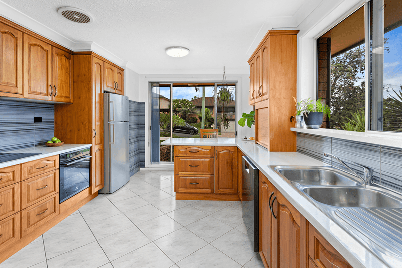 10 Blakemore Avenue, Kanahooka, NSW 2530