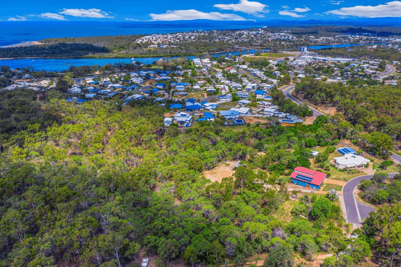 6 LILLY HILLS Close, BOYNE ISLAND, QLD 4680