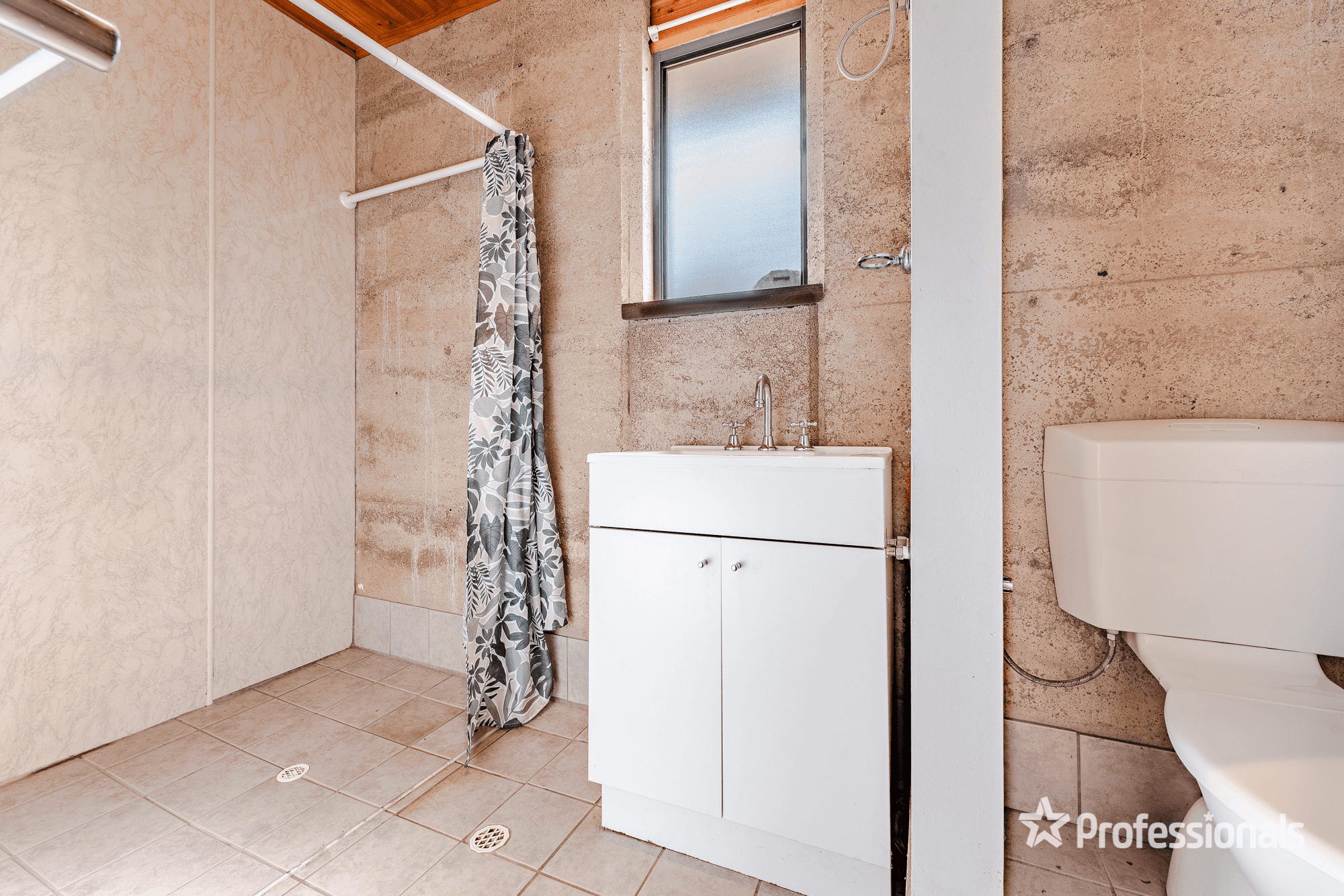 30 Leavy Road, WAROONA, WA 6215