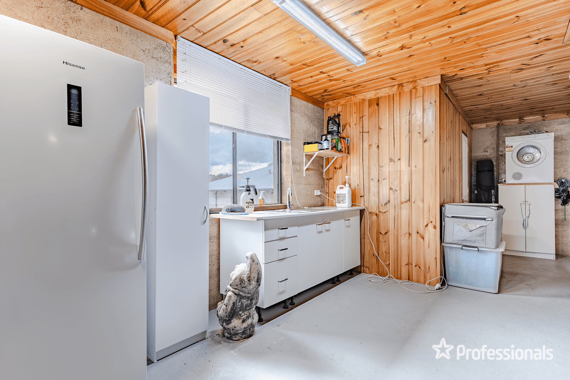 30 Leavy Road, WAROONA, WA 6215