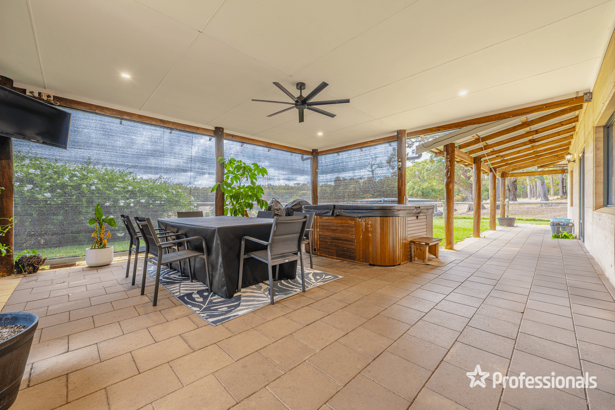 30 Leavy Road, WAROONA, WA 6215