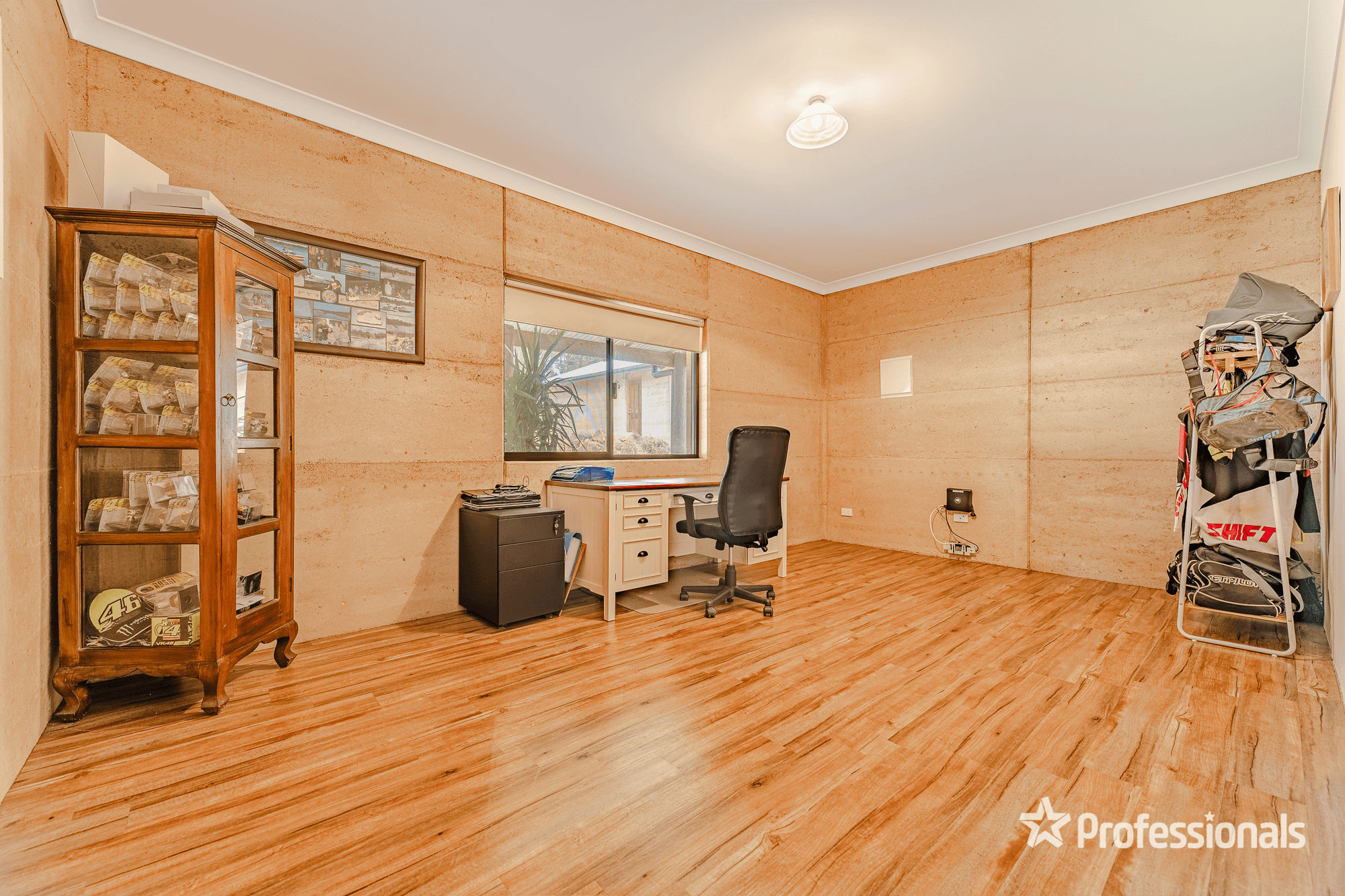 30 Leavy Road, WAROONA, WA 6215