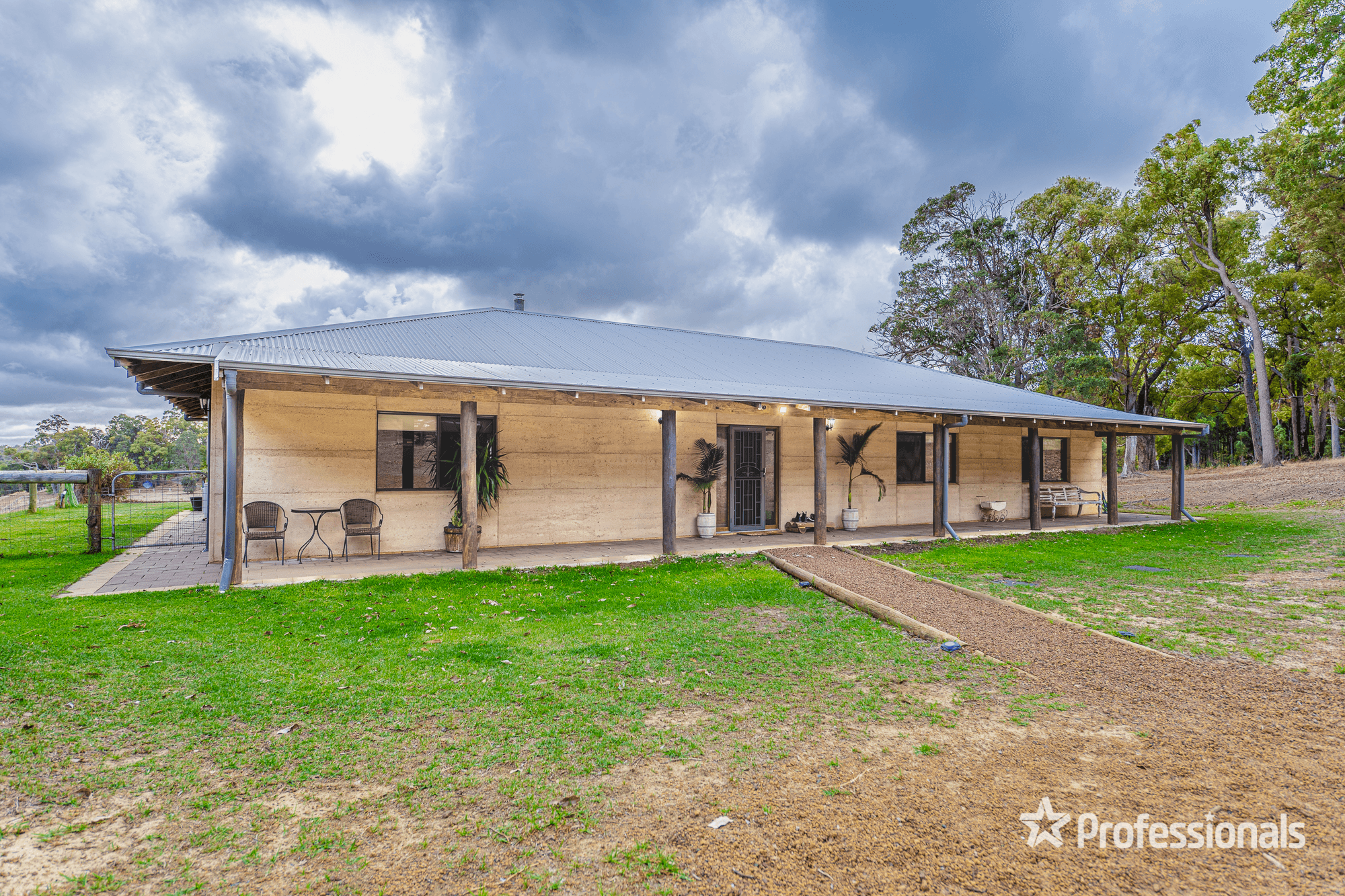 30 Leavy Road, WAROONA, WA 6215