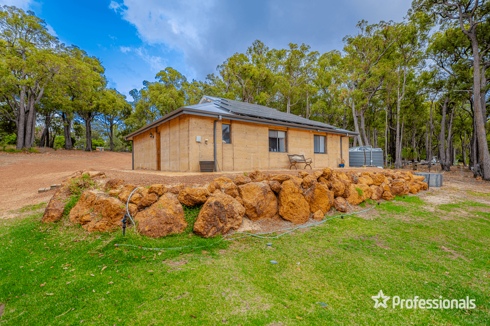 30 Leavy Road, WAROONA, WA 6215