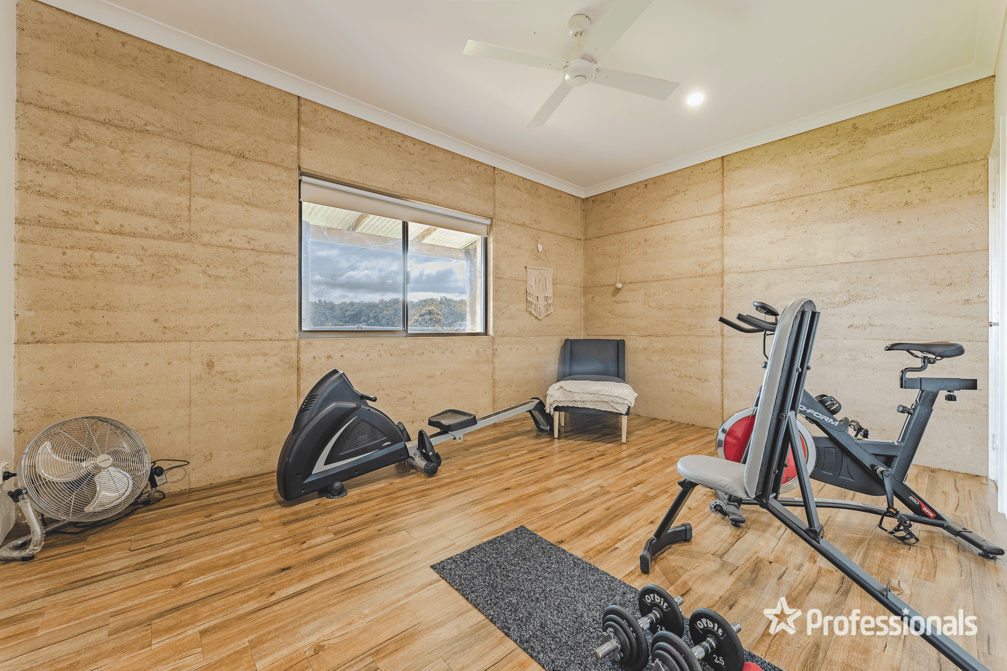 30 Leavy Road, WAROONA, WA 6215