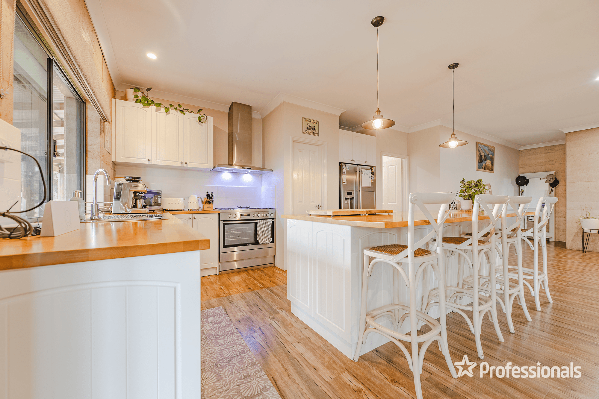 30 Leavy Road, WAROONA, WA 6215