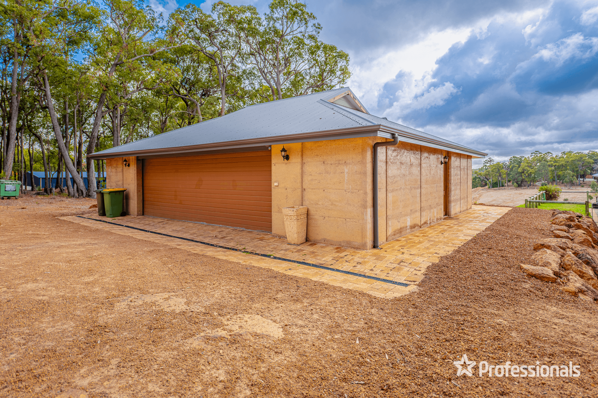30 Leavy Road, WAROONA, WA 6215