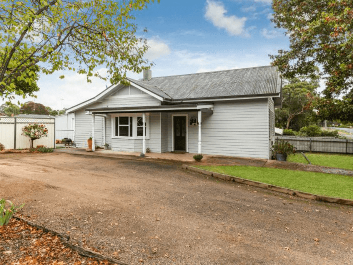 14 Hamilton Street, BROADFORD, VIC 3658