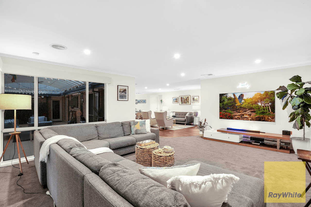 37 Blakeville Drive, CAROLINE SPRINGS, VIC 3023