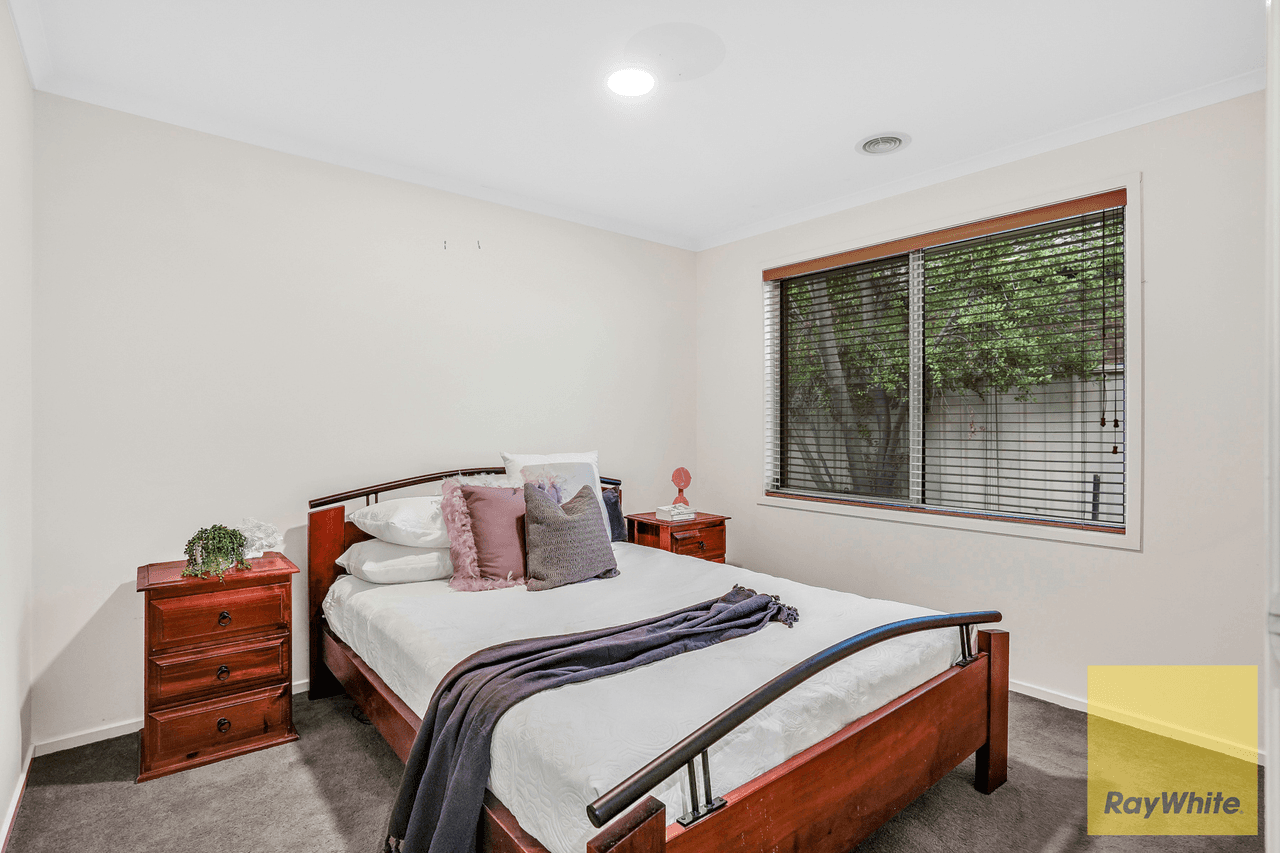 37 Blakeville Drive, CAROLINE SPRINGS, VIC 3023