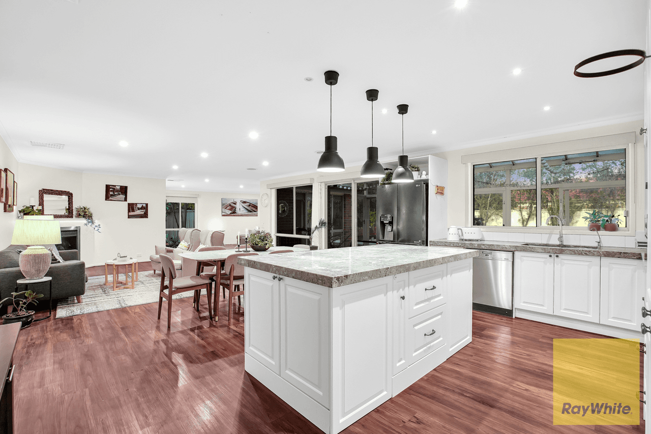 37 Blakeville Drive, CAROLINE SPRINGS, VIC 3023